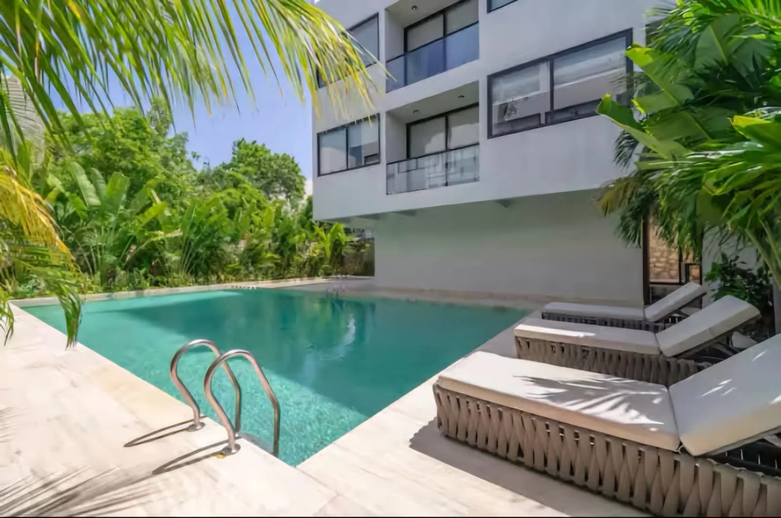 Casa Kiin interior and exterior views