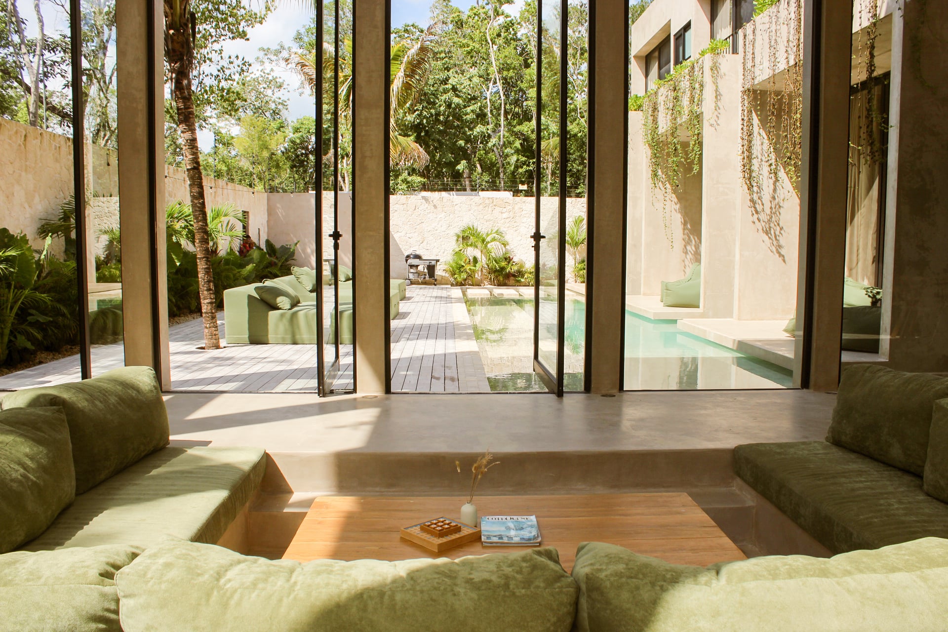 Casa Uulum rooftop pool and outdoor dining area